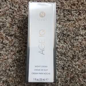 Neora Night Cream